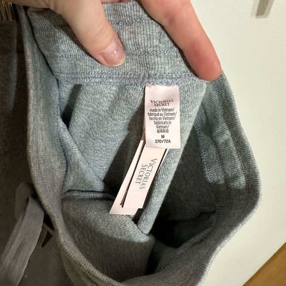 NWT Victoria's Secret Heather Gray Textured Fleece Joggers - Picture 3 of 6